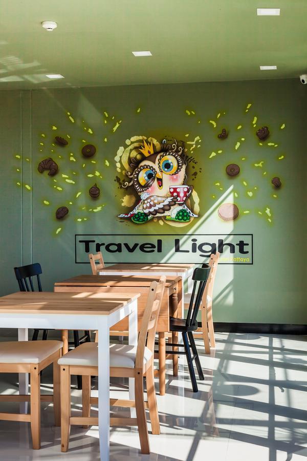 Travel Light Hostel Pattaya Exterior photo