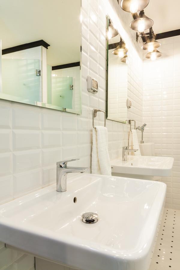 Travel Light Hostel Pattaya Exterior photo