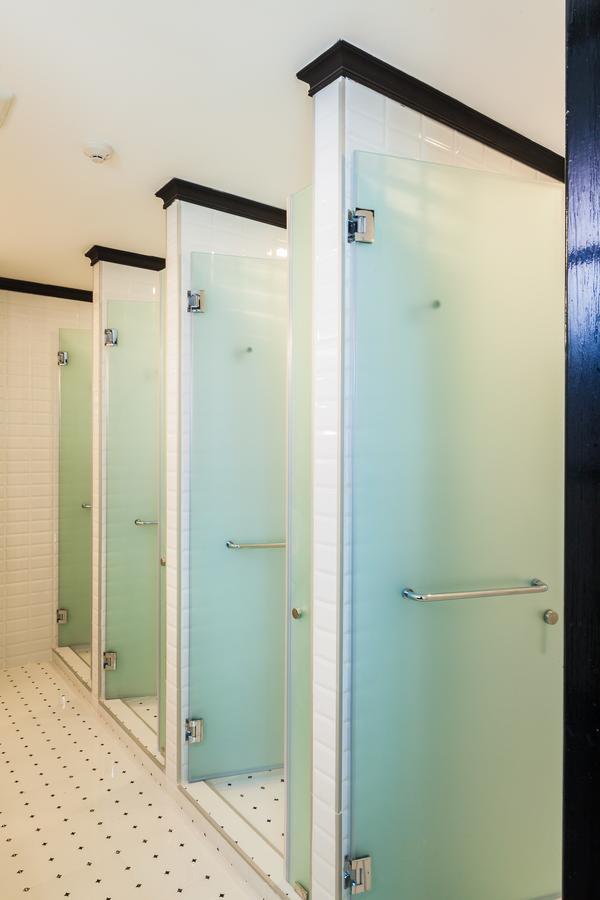 Travel Light Hostel Pattaya Exterior photo