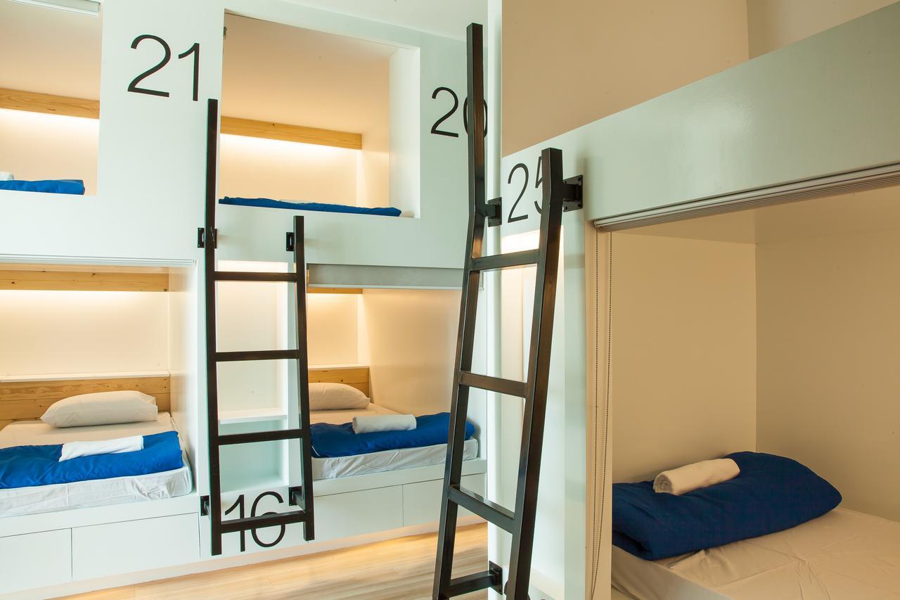 Travel Light Hostel Pattaya Exterior photo