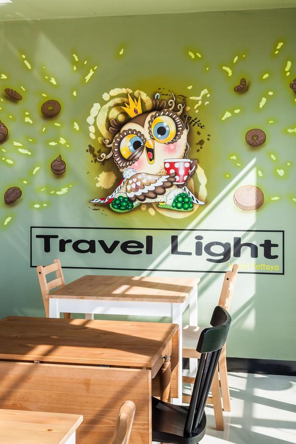Travel Light Hostel Pattaya Exterior photo
